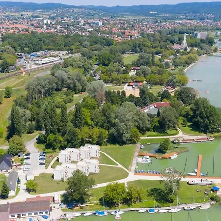 Lejlighedshotel Akvarium Apartmanhazak