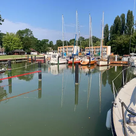 Lejlighedshotel Akvarium Apartmanhazak *