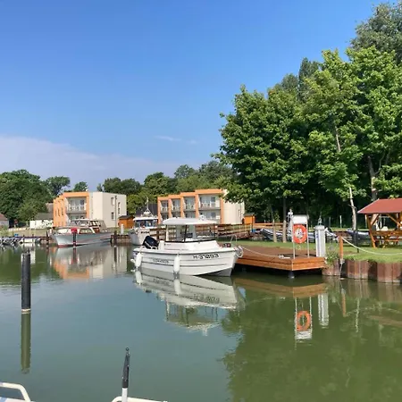 Lejlighedshotel Akvarium Apartmanhazak *