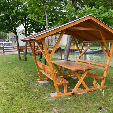 Lejlighedshotel Akvarium Apartmanhazak